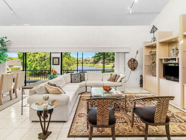 7809 Lakeside Boulevard, Unit 4, Boca Raton, FL 33434