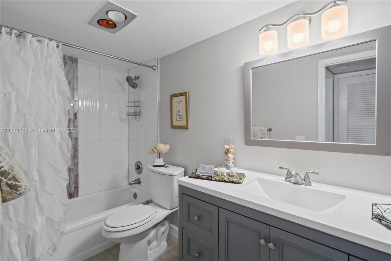 4800 Bayview Drive, Unit 402, Fort Lauderdale, FL 33308 Photo