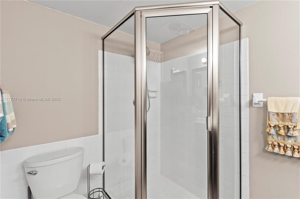 4800 Bayview Drive, Unit 402, Fort Lauderdale, FL 33308 Photo