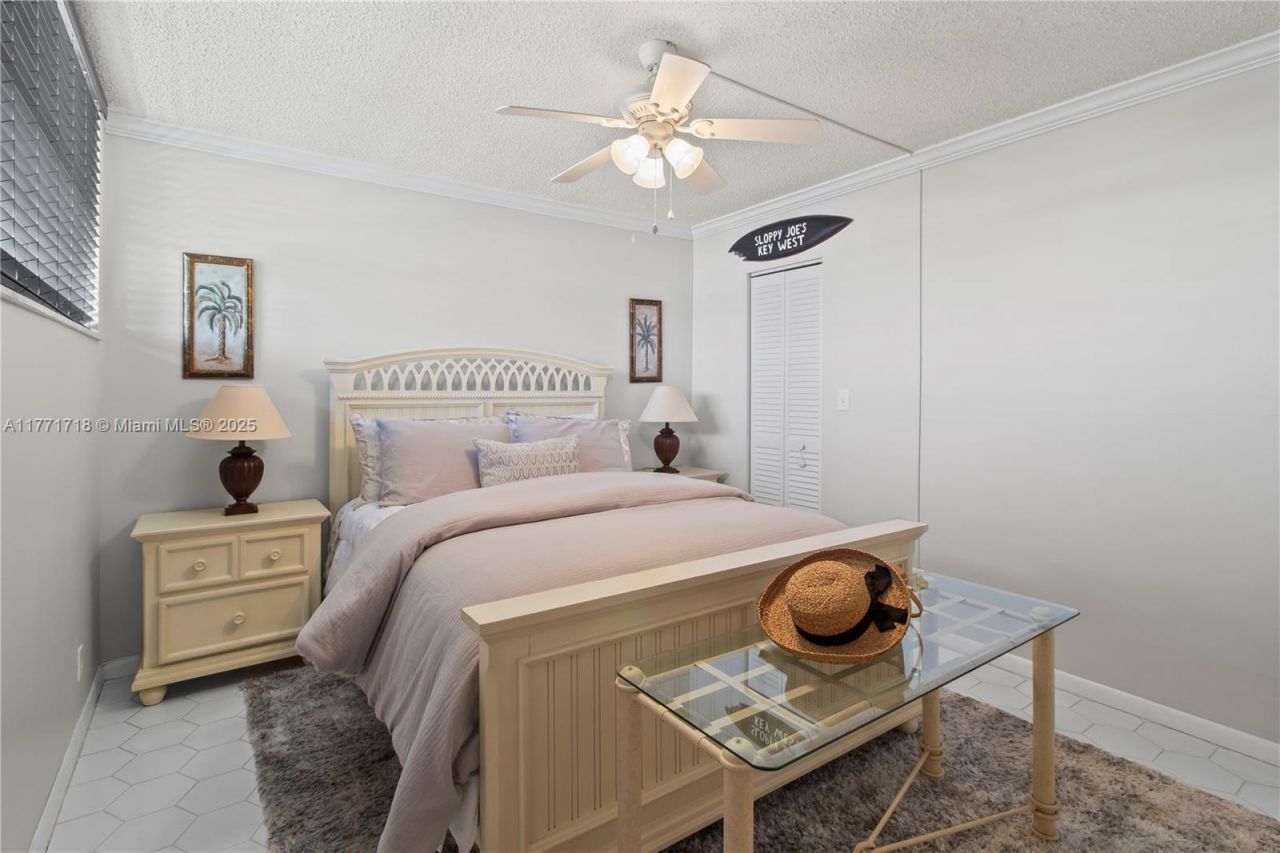 4800 Bayview Drive, Unit 402, Fort Lauderdale, FL 33308 Photo