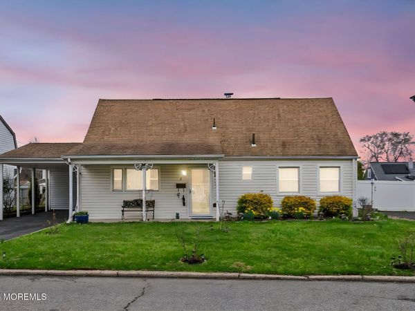 5 W Arthur Place, Iselin, NJ 08830