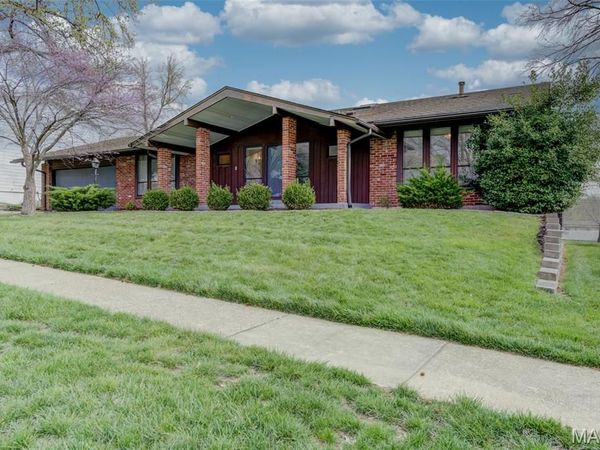 1946 Burlewood Drive, St Louis, MO 63146