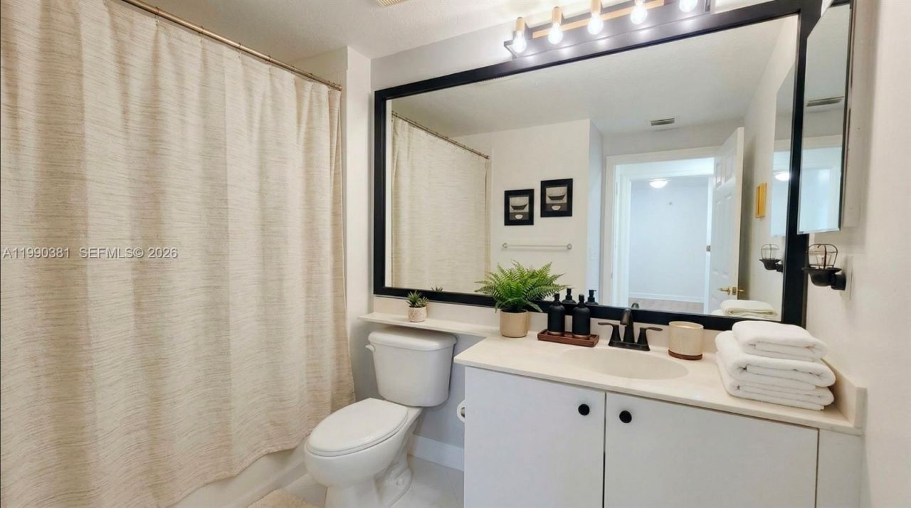 7611 Southampton Ter, Unit 110, Tamarac, FL 33321 Photo