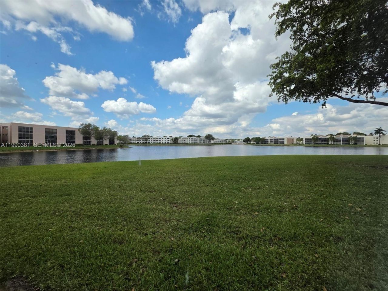 7611 Southampton Ter, Unit 110, Tamarac, FL 33321 Photo