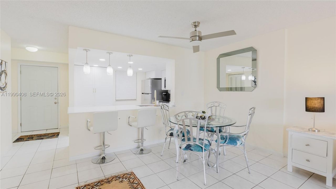 424 SE 10th St, Unit 204, Dania Beach, FL 33004 Photo