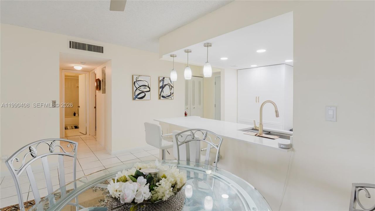 424 SE 10th St, Unit 204, Dania Beach, FL 33004 Photo