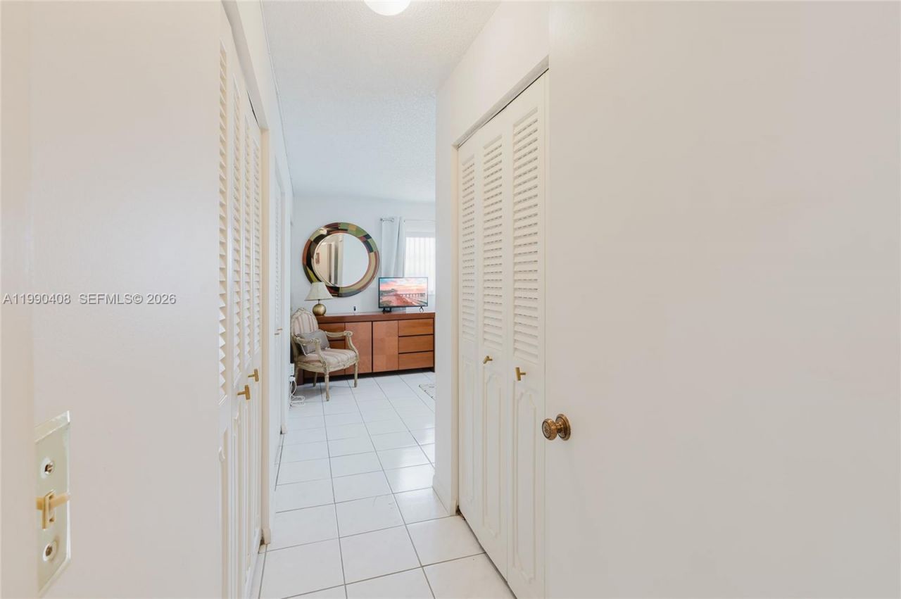 424 SE 10th St, Unit 204, Dania Beach, FL 33004 Photo