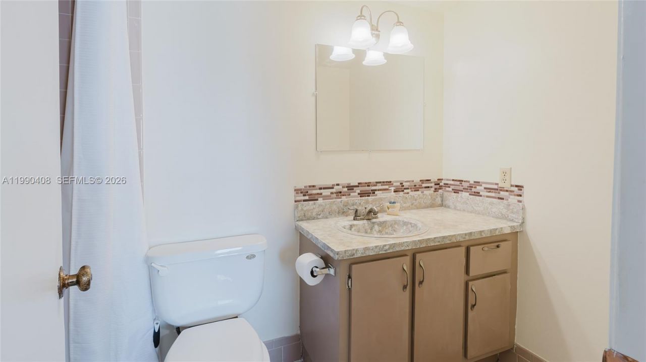 424 SE 10th St, Unit 204, Dania Beach, FL 33004 Photo