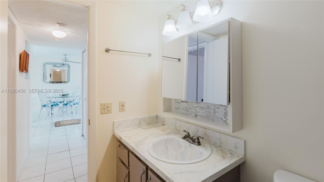 424 SE 10th St, Unit 204, Dania Beach, FL 33004 Photo