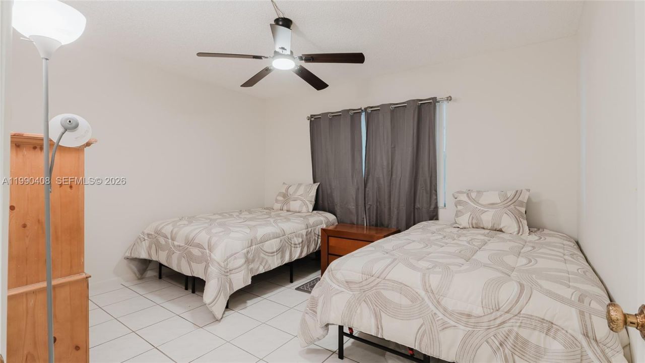 424 SE 10th St, Unit 204, Dania Beach, FL 33004 Photo
