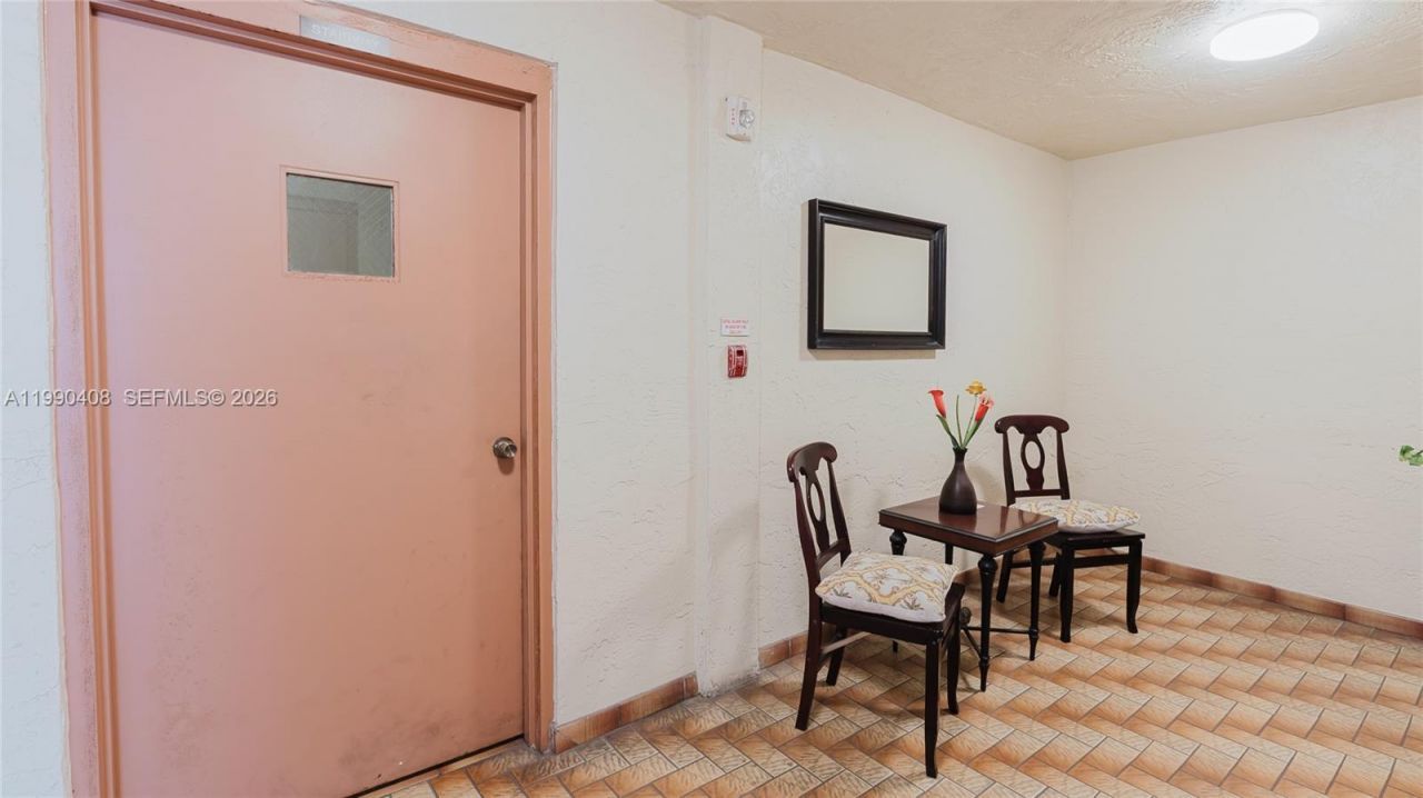 424 SE 10th St, Unit 204, Dania Beach, FL 33004 Photo