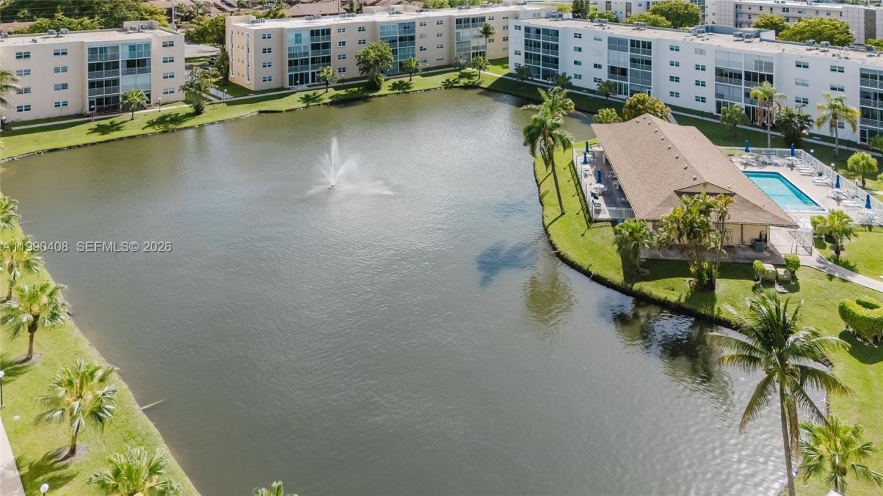 424 SE 10th St, Unit 204, Dania Beach, FL 33004 Photo