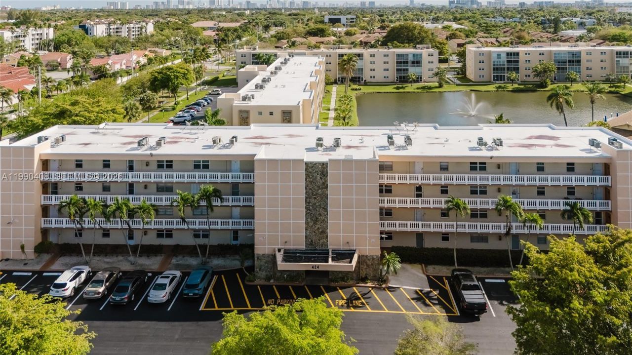 424 SE 10th St, Unit 204, Dania Beach, FL 33004 Photo