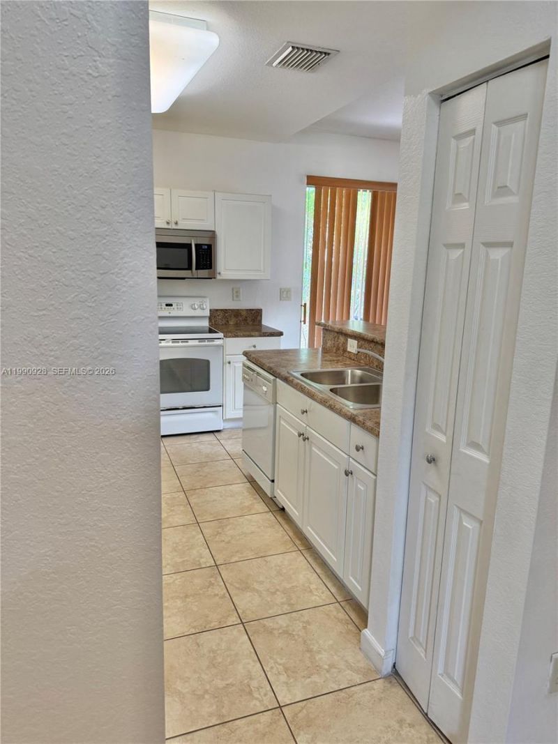 9269 SW 227th St, Unit 8, Cutler Bay, FL 33190 Photo