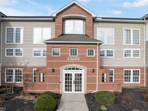 23003 Chandlers Lane , Unit 224, Olmsted Falls, OH 44138