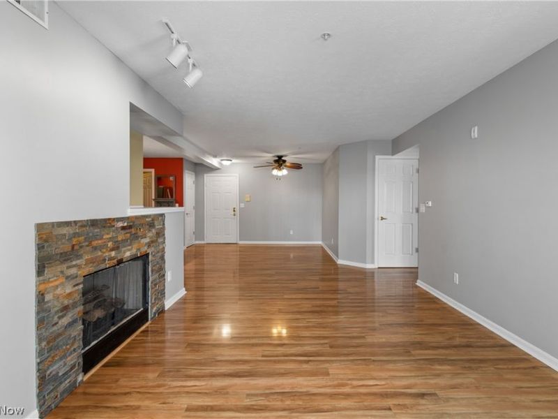 23003 Chandlers Lane, Unit 224, Olmsted Falls, OH 44138 Photo 10