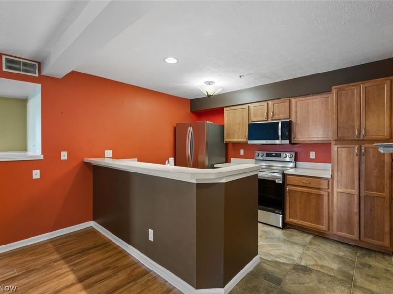 23003 Chandlers Lane, Unit 224, Olmsted Falls, OH 44138 Photo 13