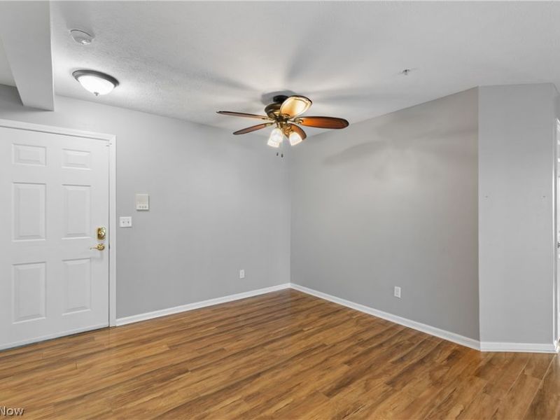 23003 Chandlers Lane, Unit 224, Olmsted Falls, OH 44138 Photo 16