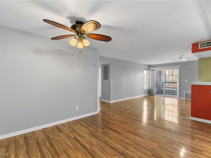 23003 Chandlers Lane, Unit 224, Olmsted Falls, OH 44138 Photo 17