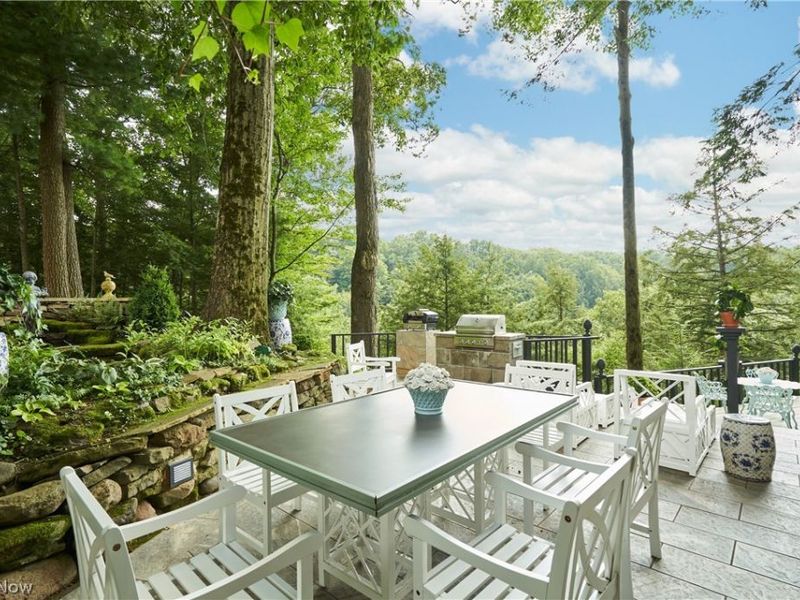 1200 Yellow Creek Lane, Akron, OH 44333 Photo 3