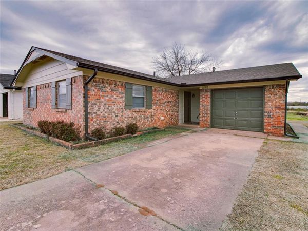 232 S 5th Avenue, Stroud, OK 74079