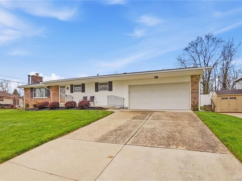 1628 Yorkshire Court, Springfield, OH 45503 Photo 3