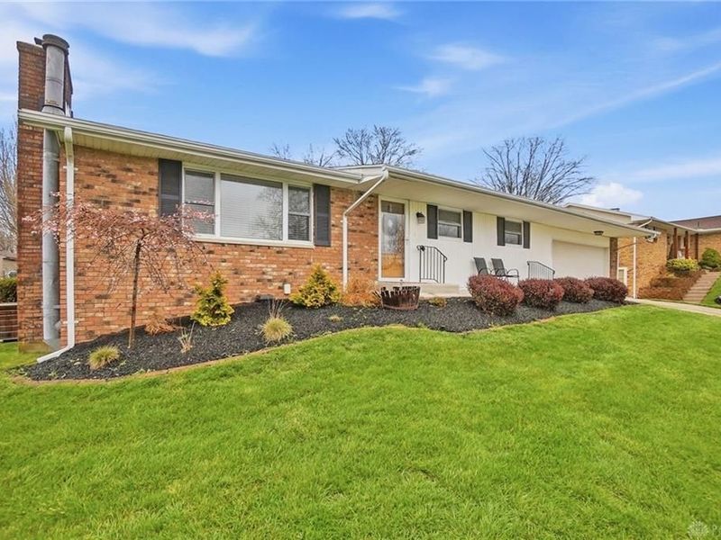 1628 Yorkshire Court, Springfield, OH 45503 Photo 5