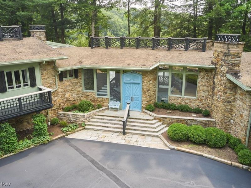 1200 Yellow Creek Lane, Akron, OH 44333 Photo 3