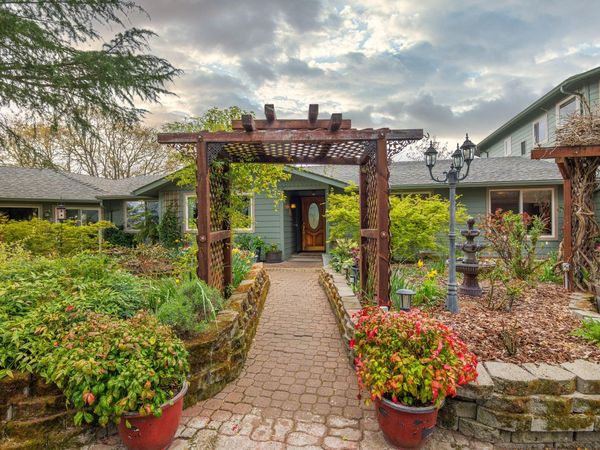 1360 Jaynes Drive, Grants Pass, OR 97527