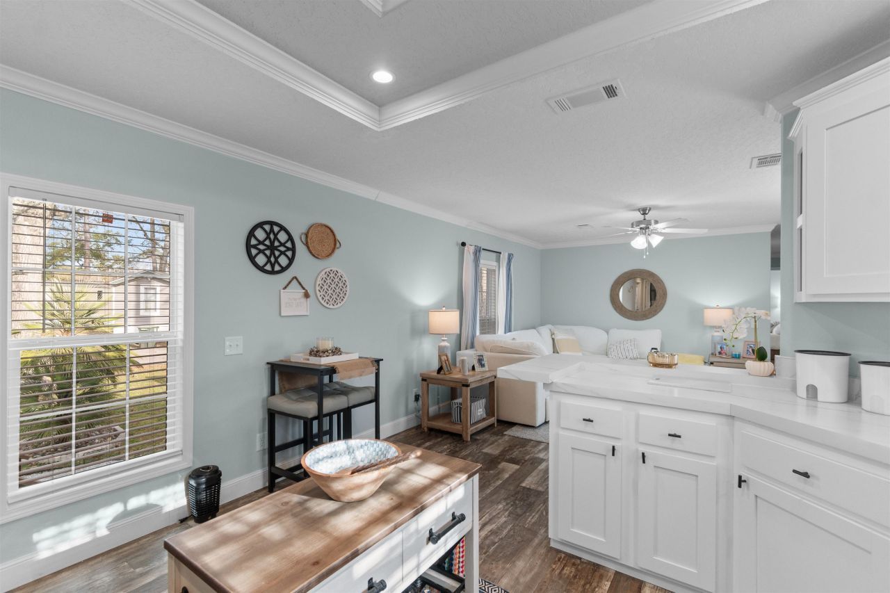 4609 Albatross St. Photo 10