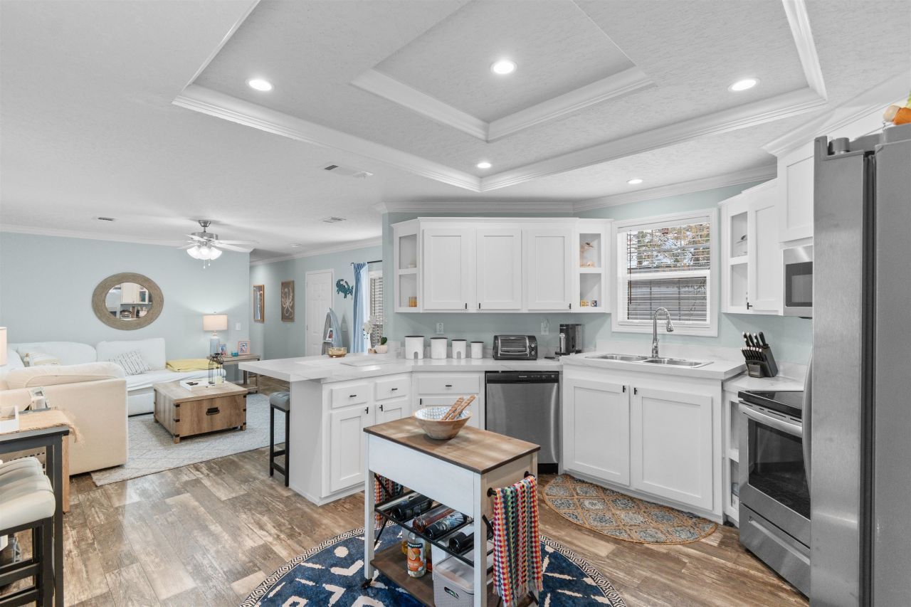 4609 Albatross St. Photo 12