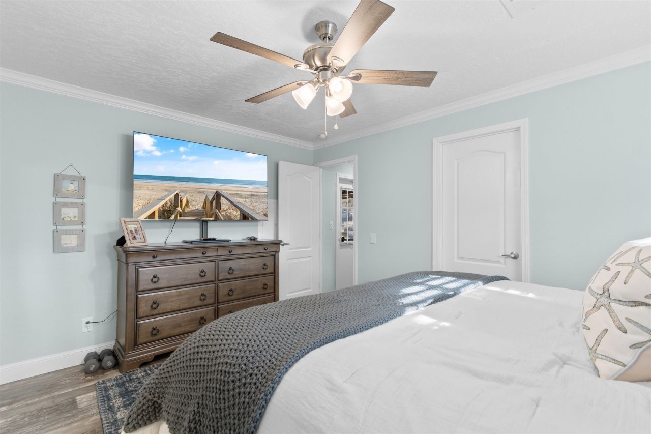 4609 Albatross St. Photo 16