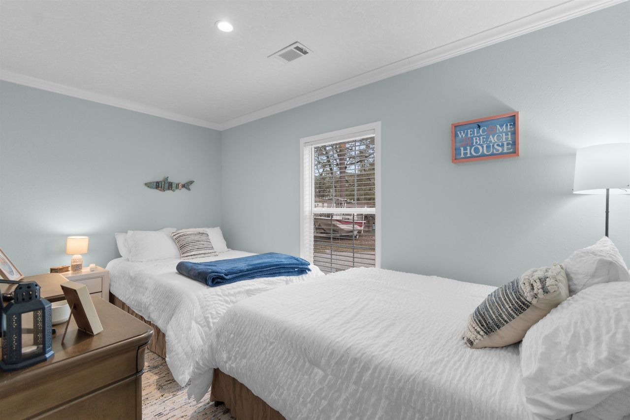 4609 Albatross St. Photo 19