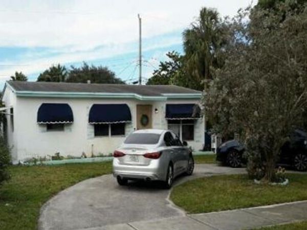 6041 NE 3rd Terrace, Oakland Park, FL 33334