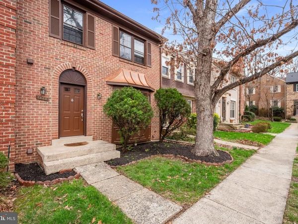 2880 KELLY SQUARE, VIENNA, VA 22181