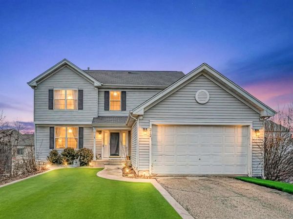 212 S TANGLEWOOD Court , Round Lake, IL 60073