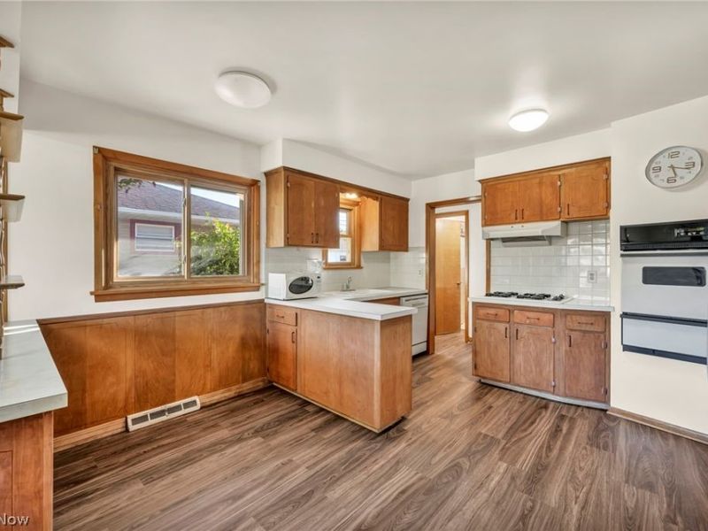 4208 Spring Crest Drive, Brooklyn, OH 44144 Photo 10