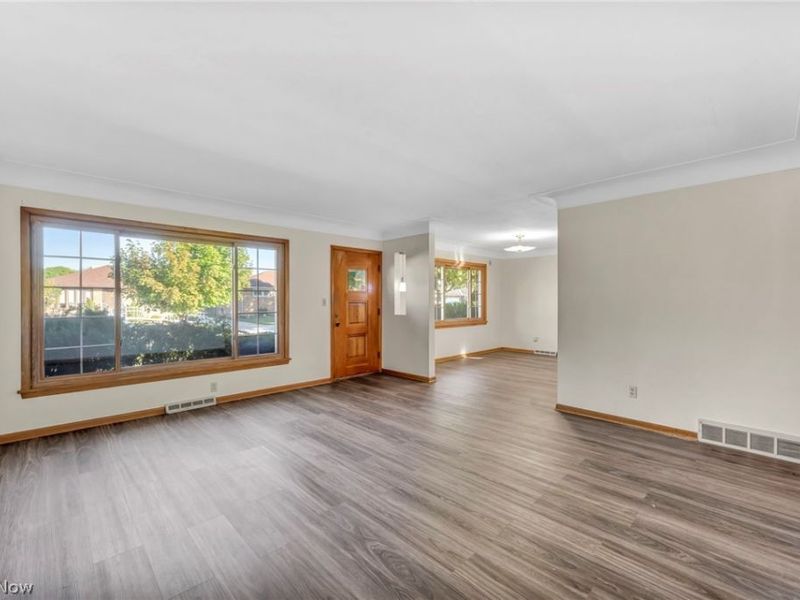 4208 Spring Crest Drive, Brooklyn, OH 44144 Photo 6