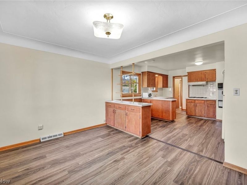 4208 Spring Crest Drive, Brooklyn, OH 44144 Photo 8