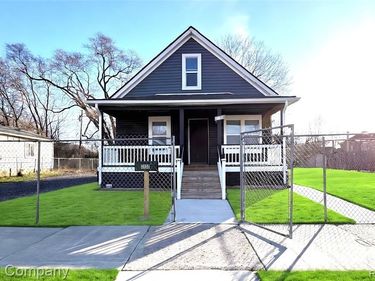 9390 Quincy Street, Detroit, MI 48204