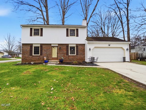 3055 Clinton Way, Lima, OH 45805