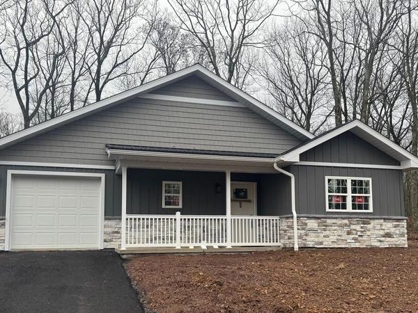 103 HIDDEN FOREST DR , HAZLETON, PA 18202
