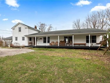 6635 Lake Ave, Elyria, OH 44035