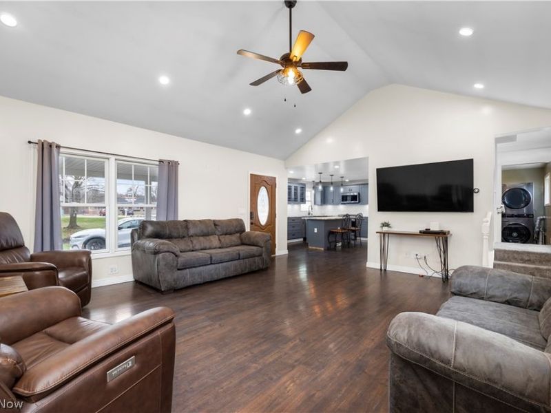 6635 Lake Ave, Elyria, OH 44035 Photo 11