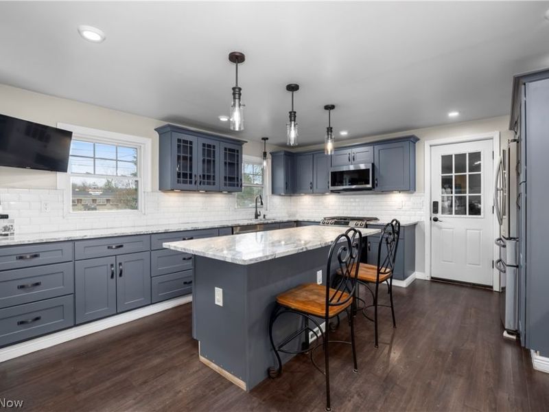 6635 Lake Ave, Elyria, OH 44035 Photo 3