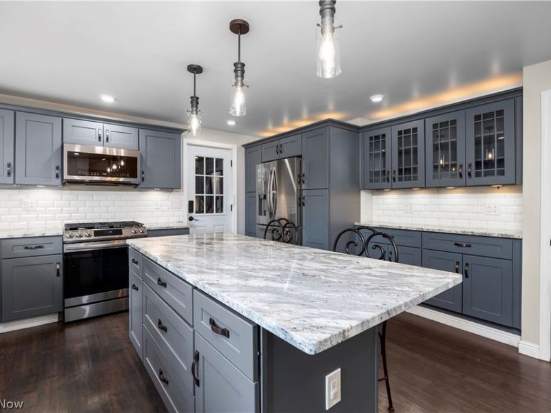 6635 Lake Ave, Elyria, OH 44035 Photo 5