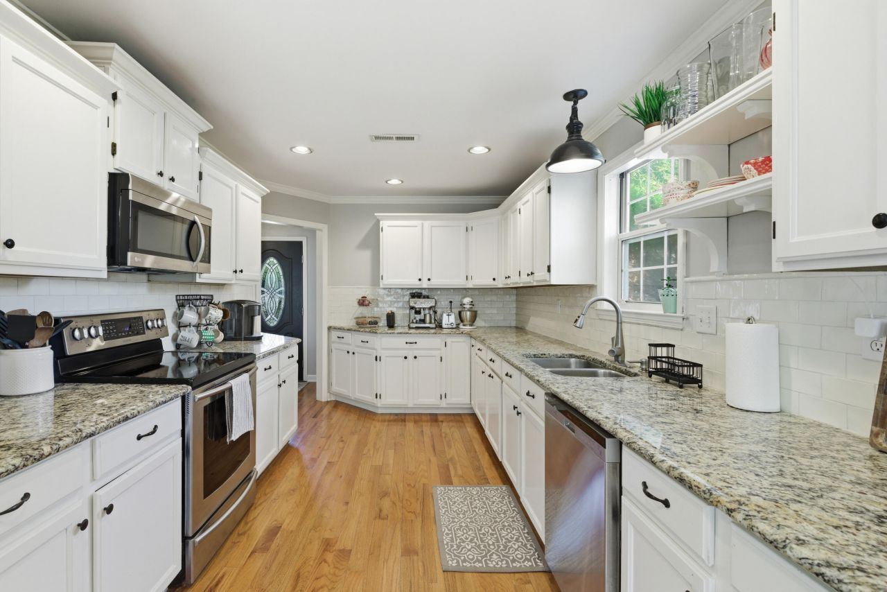 812 Harbor Place Drive Photo 11