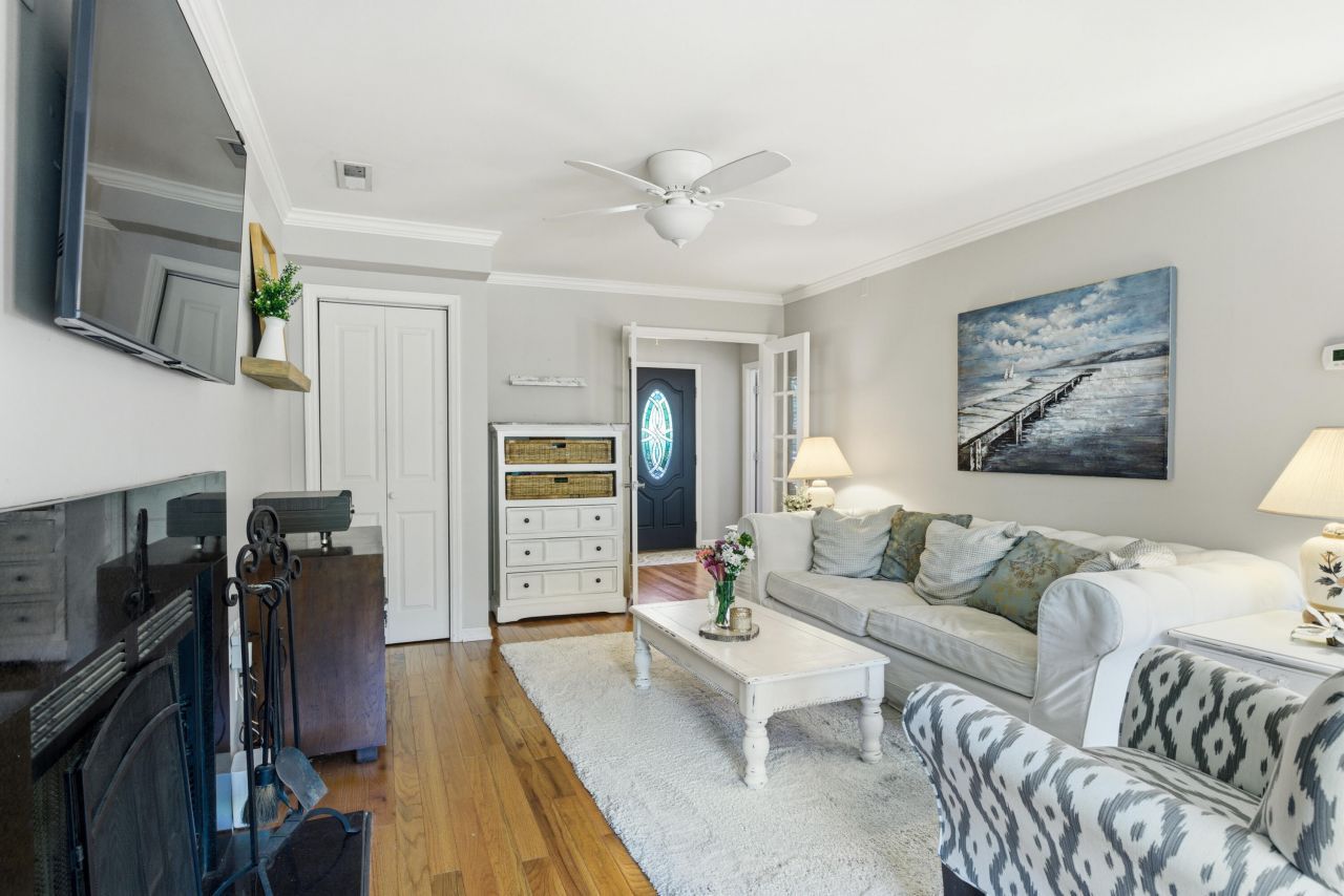 812 Harbor Place Drive Photo 16