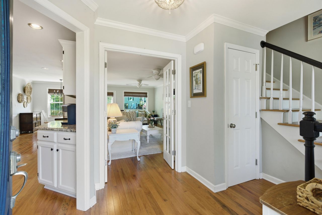 812 Harbor Place Drive Photo 8