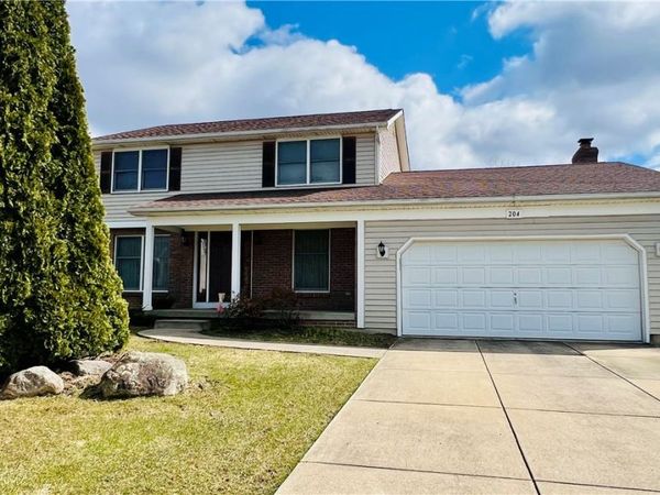 204 Holiday Lane, Hamburg, NY 14075